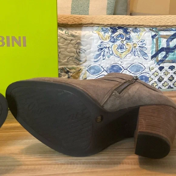 Gianni Bini Westonn
Boots Size 9 - Picture 5 of 7